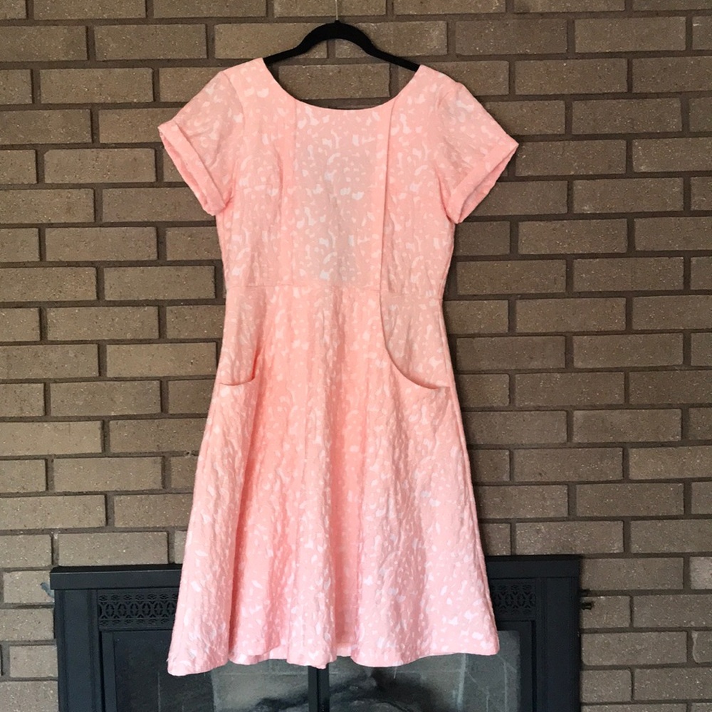 Beautiful summer dress with lacy detail + POCKETS